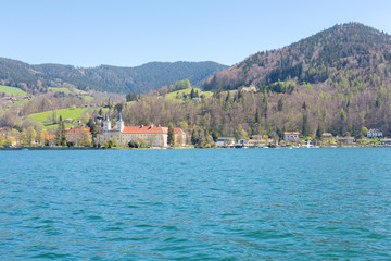 Fototapeta na wymiar Tegernsee town from the lake