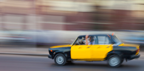 Fototapeta na wymiar Taxis de la Ciudad de Alejandria, Egipto, Mar Mediterráneo