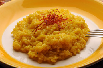 Risotto allo zafferano ft6106_6468 Cucina milanese Italian cuisine