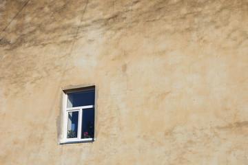 Fototapeta na wymiar House-worn outer tip wall.
