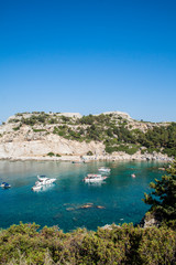 Obraz premium view of the bay with boats and beaches