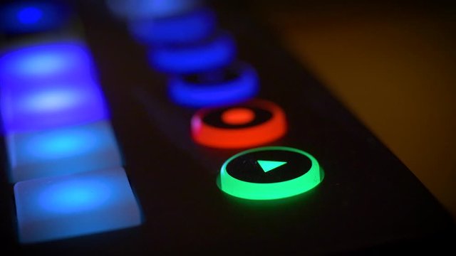 push play and record in music studio
