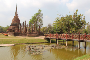 ruined buddhist temple (Wat sat si) in Sukhothai (Thailand)