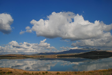 Fototapeta premium quiet Sicilian hill lake
