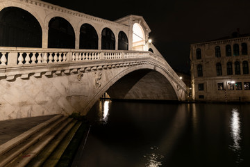 Fototapeta na wymiar Venice by night / Rialto bridge