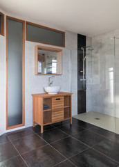 SALLE DE BAIN VIDE