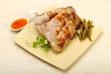Roasted spare ribs