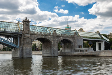 Naklejka premium Pushkinsky (Andreyevsky) Bridge for pedestrians in Moscow, Russia