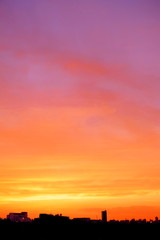 雨上がりの幻想的な夕景