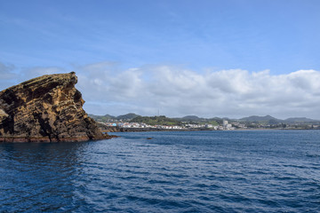 Fototapeta na wymiar exploring the azores from the water