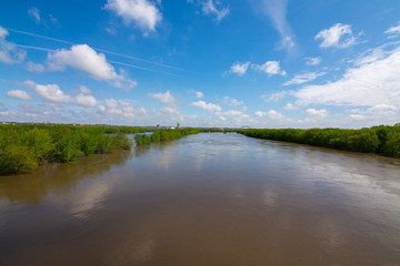 Fototapeta na wymiar Flooded Illinois River