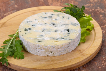 Round blue cheese