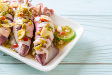 Steamed Squids with Spicy Chili and Lemon Sauce