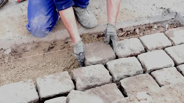 ouvrier sp&eacute;cialis&eacute; en voirie et r&eacute;seaux divers