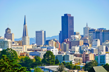 Obraz premium View of the city center of San Francisco on a sunny day.
