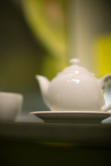teiera di ceramica bianca