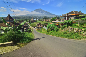 Fototapeta na wymiar views of the beautiful natural mountain landscape in a village in Central Java. this mountain is named 