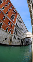 Fototapeta na wymiar bridge of sighs and old ducal palace and the navigable waterway