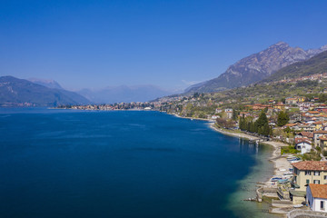 Fototapeta na wymiar Lago di Lecco dal drone
