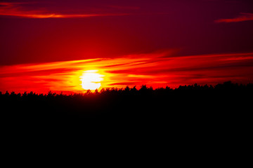 zachód słońca, wschód słońca, słońce, duże słońce, piękny zachód słońca, tapeta, pomarańczowo © Dariusz