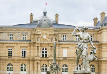 Fototapeta na wymiar Statue of Diana in the Jardin du Luxembourg, Paris, France