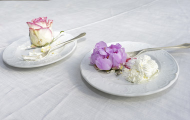 leftovers on a wedding cake