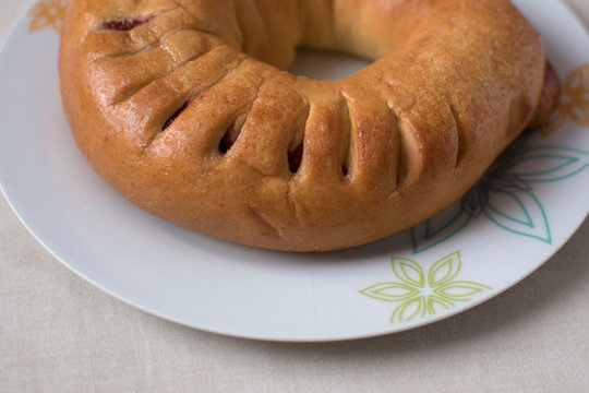 bread, sugary, delicious