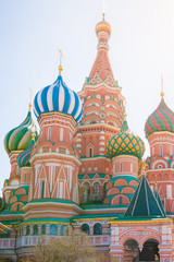 Fototapeta na wymiar Basilius-Kathedrale auf dem Roten Platz in Moskau