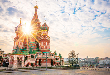 Basilius Kathedrale in Moskau bei Sonnenaufgang