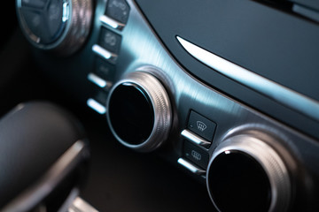 Fototapeta premium Détail d'éléments carrosserie et moteur d'un véhicule