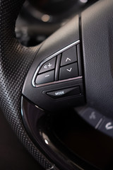 Détail d'éléments carrosserie et moteur d'un véhicule