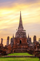 Fototapeta na wymiar Wat Phra Si Sanphet is a at Historical Park at Ayutthaya., Thailand.