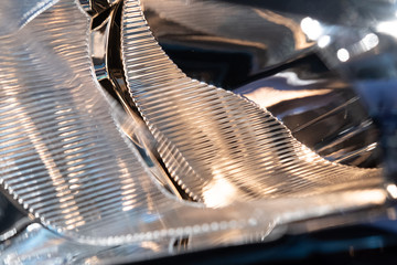 Détail d'éléments carrosserie et moteur d'un véhicule