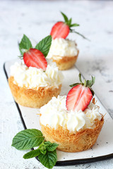 Kadaif cake with cream and strawberries