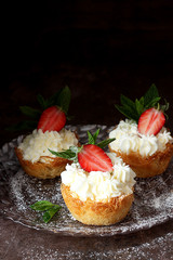 Kadaif cake with cream and strawberries