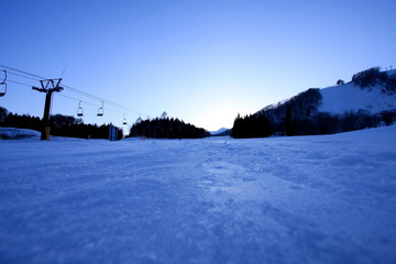 冬 リフト 雪山