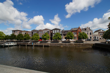 Obraz premium widok na rzekę w holandii