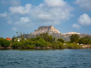 Fototapeta na wymiar Boating around Spanish Water - Views arund the small caribbean Island of Curacao