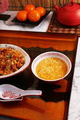 炒飯と中華スープ
