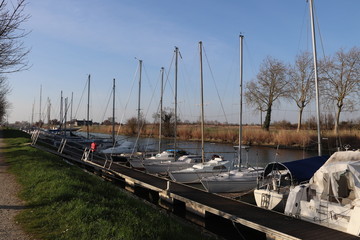 Naklejka premium Nouvelle-Aquitaine - Marans - Voiliers sur le Canal maritime