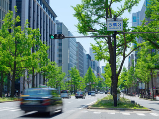 大阪今橋3丁目 昼下がりの御堂筋