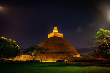 Night view on a huge ancient Jetavanaramaya stupa.