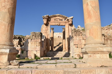 Fototapeta premium Facade along Cardo Maximus 2, Jerash Archaeological Park, Jordan