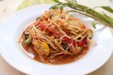 Thai papaya salad with vegetable