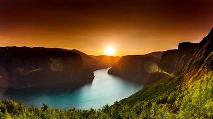 Sonnenuntergang am Aurlandsfjord