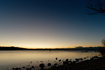 Tramonto sul lago