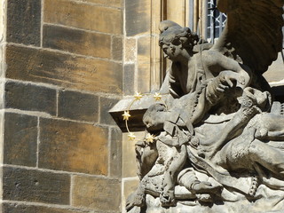 Statue religiose nel castello di Praga in Repubblica Ceca.