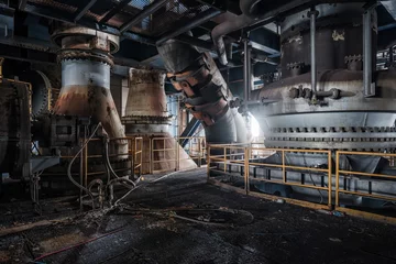 Poster Im Rahmen Innenraum einer alten verlassenen industriellen Stahlfabrik © Bob