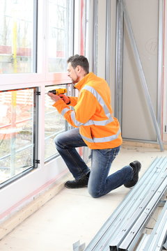 Einbau Fenster auf Baustelle