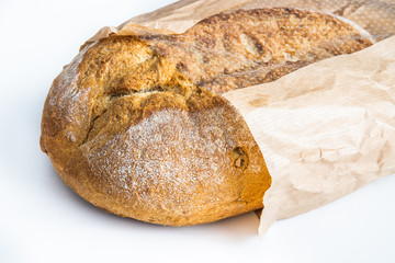 Chleb wiejski staropolski i torebka sklepowa